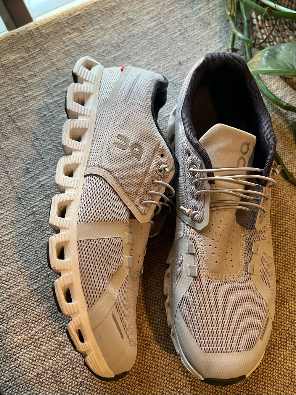 On Running Cloud Gray Sneakers Low Top Running Shoes 59.98909 men Sz 10.5